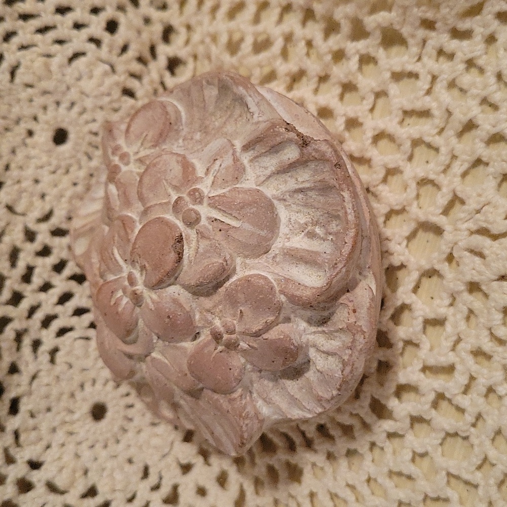 Isabel Bloom paperweight